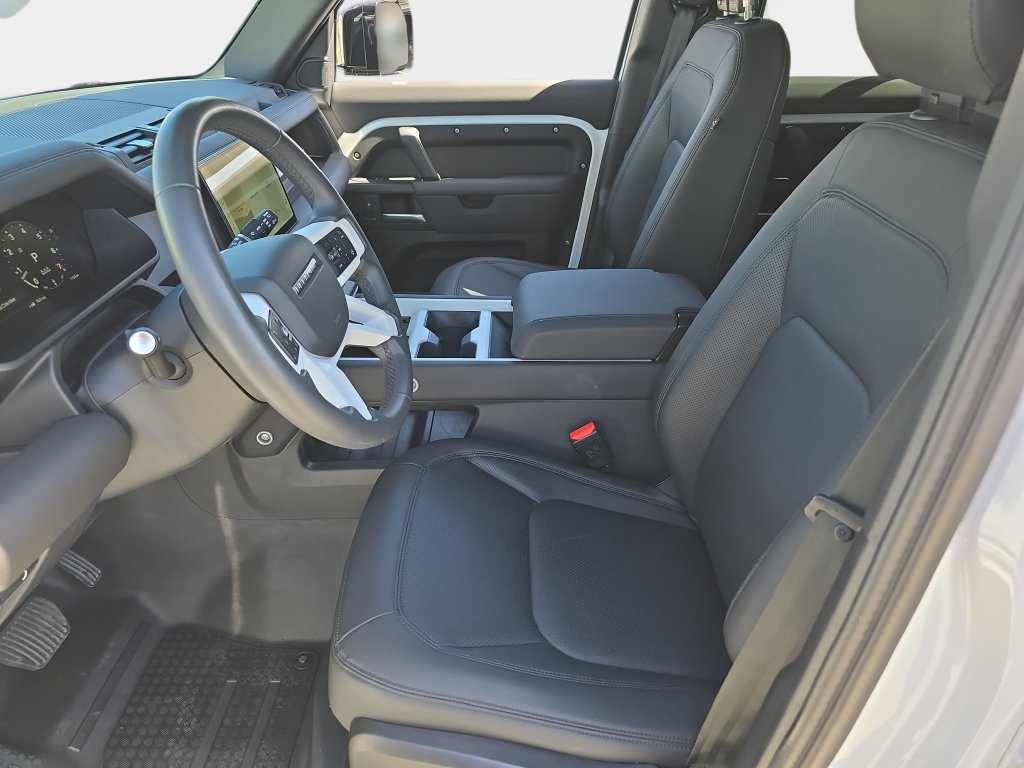 Used 2025 Land Rover Defender 110 S AWD/4WD image 15