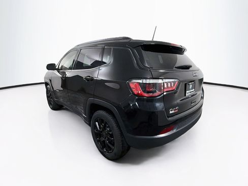 Used 2025 Jeep Compass Latitude w/ Altitude Special Edition AWD/4WD image 5