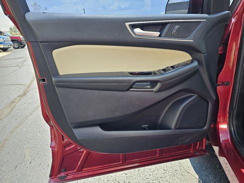 Used 2019 Ford Edge SEL w/ Equipment Group 201A FWD image 4