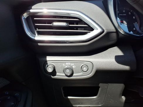Used 2023 Chevrolet TrailBlazer LT w/ Convenience Package FWD image 13