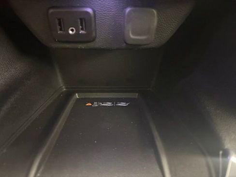 Used 2022 Chevrolet Traverse LT w/ Midnight/Sport Edition FWD image 36