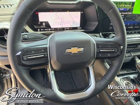 Used 2025 Chevrolet Colorado LT w/ LT Convenience Package AWD/4WD image 12