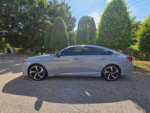 Used 2021 Honda Accord Sport image 2