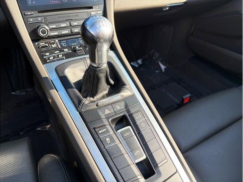 Used 2018 Porsche 718 Boxster image 18