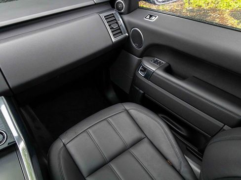 Used 2022 Land Rover Range Rover Sport SE image 19