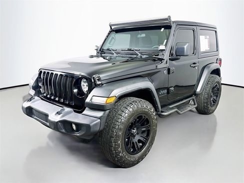 Used 2022 Jeep Wrangler Sport image 3