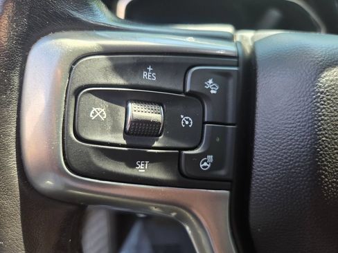 Used 2022 Chevrolet Silverado 1500 LT AWD/4WD image 17