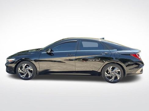 Used 2024 Hyundai Elantra Limited FWD image 4