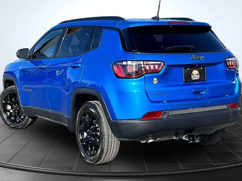 Used 2026 Jeep Compass Latitude AWD/4WD image 4
