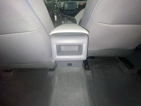 Used 2020 Toyota Camry LE FWD image 28