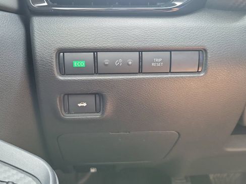 Used 2023 Nissan Sentra SV w/ All-Weather Package FWD image 23