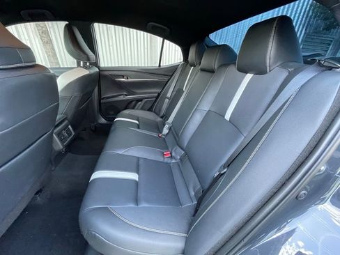 Used 2025 Toyota Camry SE image 25