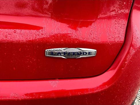 Used 2018 Jeep Compass Latitude w/ Popular Equipment Group image 8