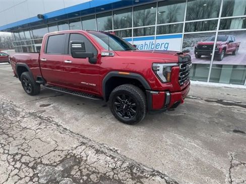 Used 2024 GMC Sierra 2500 AT4 w/ AT4 Preferred Package image 2
