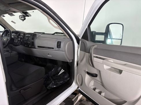 Used 2013 Chevrolet Silverado 3500 W/T image 30