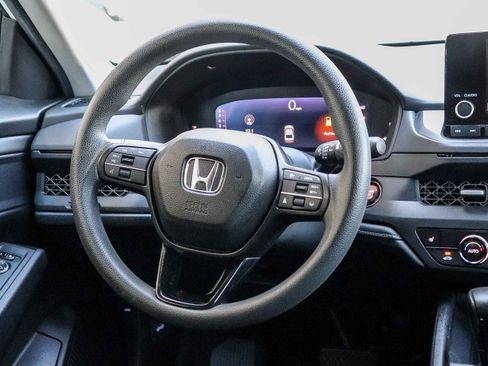 Certified 2025 Honda Accord SE image 17