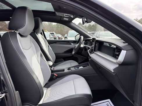 New 2026 Volkswagen Tiguan SE R-Line FWD image 20