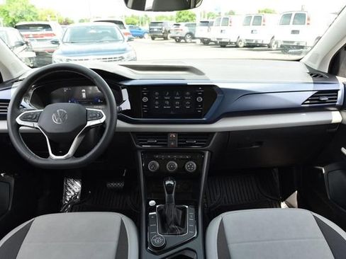 Used 2023 Volkswagen Taos SE w/ Panoramic Sunroof Package AWD/4WD image 7