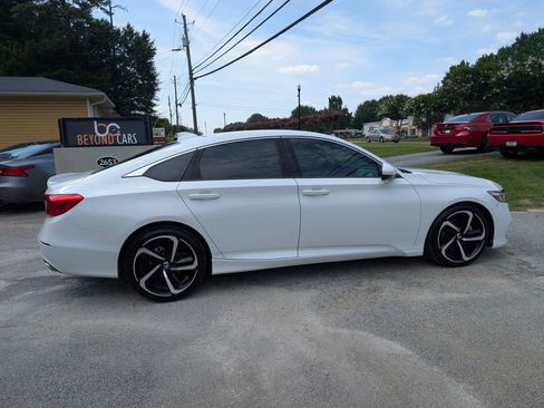 Used 2018 Honda Accord Sport image 4