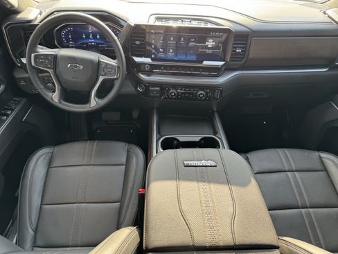 Used 2025 Chevrolet Silverado 2500 High Country w/ High Country Premium Package AWD/4WD image 10