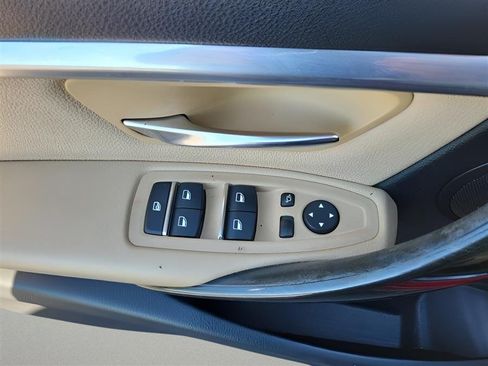Used 2018 BMW 330i Sedan RWD image 16