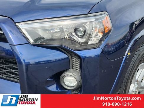 Used 2023 Toyota 4Runner SR5 Premium w/ Moonroof Package RWD image 11