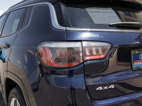 Used 2018 Jeep Compass Limited w/ Safe & Security Group AWD/4WD image 18