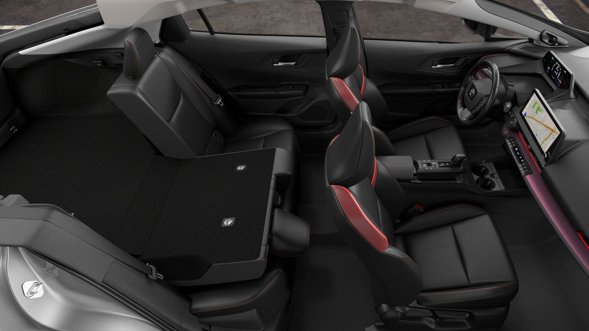 New 2027 Toyota Prius Plug-In Hybrid FWD image 4