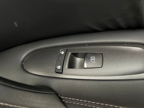 Used 2024 Nissan Armada Platinum w/ Captain's Chairs Package image 32