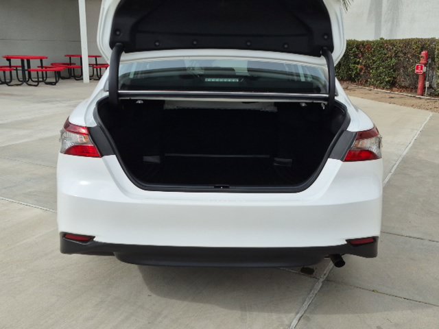 Used 2022 Toyota Camry LE FWD image 7