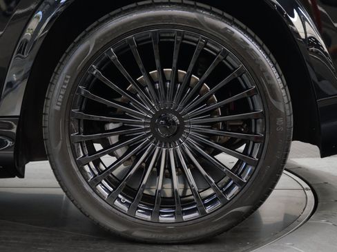 Used 2023 Mercedes-Benz Maybach GLS 600 4MATIC image 11