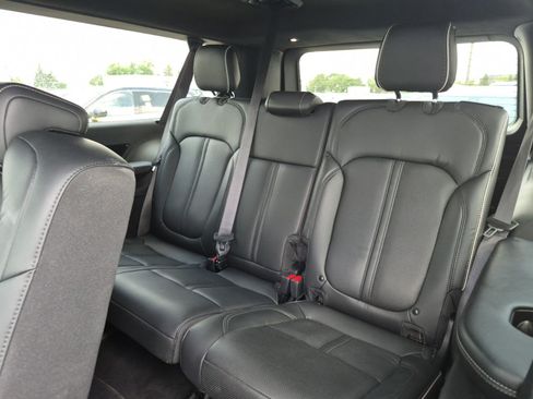 Used 2025 Jeep Grand Wagoneer L Series II Obsidian w/ Convenience Group III AWD/4WD image 10