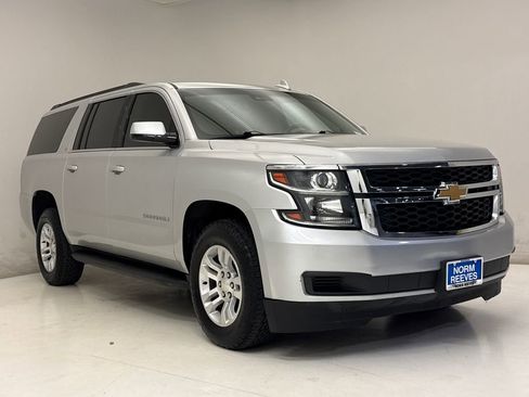 Used 2019 Chevrolet Suburban LT image 4