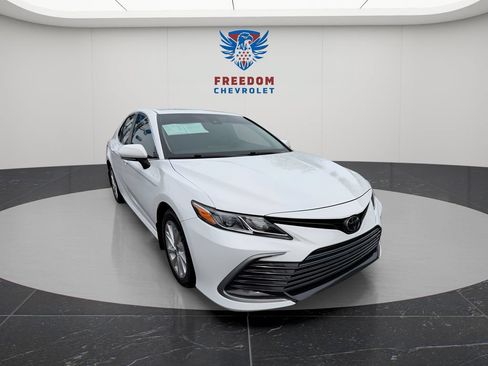 Used 2024 Toyota Camry LE FWD image 8
