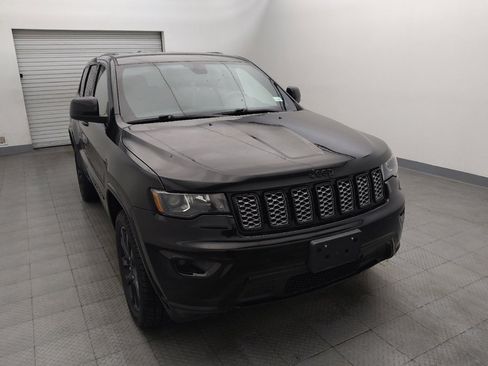 Used 2020 Jeep Grand Cherokee Altitude AWD/4WD image 14