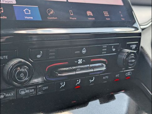 Used 2024 Jeep Grand Cherokee Limited RWD image 20