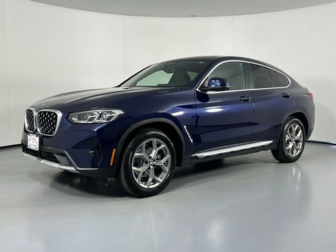 Used 2024 BMW X4 xDrive30i w/ Premium Package AWD/4WD image 3
