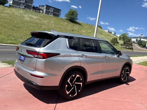 Used 2024 Mitsubishi Outlander SE AWD/4WD image 8