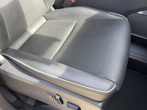 Used 2025 Tesla Cybertruck AWD Crew Cab image 60