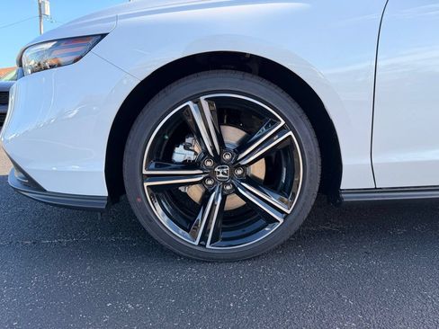 Certified 2025 Honda Accord Sport image 17