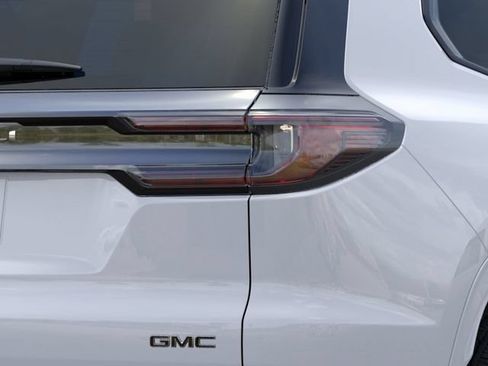 New 2026 GMC Acadia Denali Ultimate w/ LPO, Floor Liner Package AWD/4WD image 11