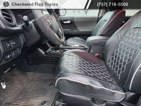 Used 2022 Toyota Tacoma SR image 9