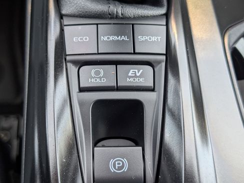 Used 2026 Toyota Camry SE FWD image 19
