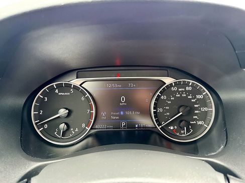Used 2025 Nissan Altima 2.5 SV AWD/4WD image 25