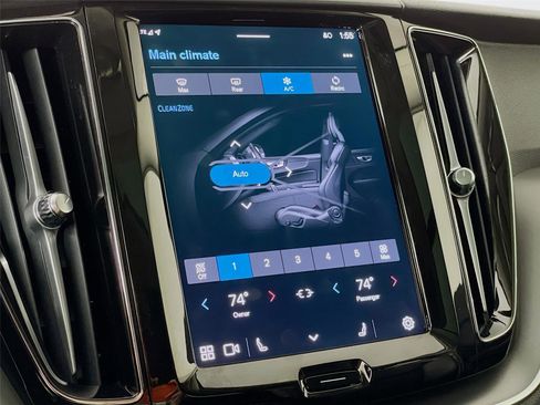 Used 2024 Volvo XC60 B5 Core image 20