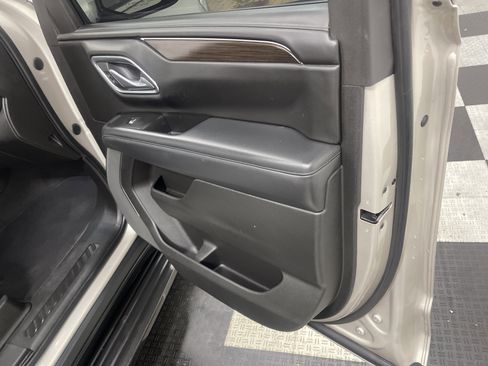 Used 2022 GMC Yukon XL SLE w/ Gmc Pro Safety Plus Package AWD/4WD image 26