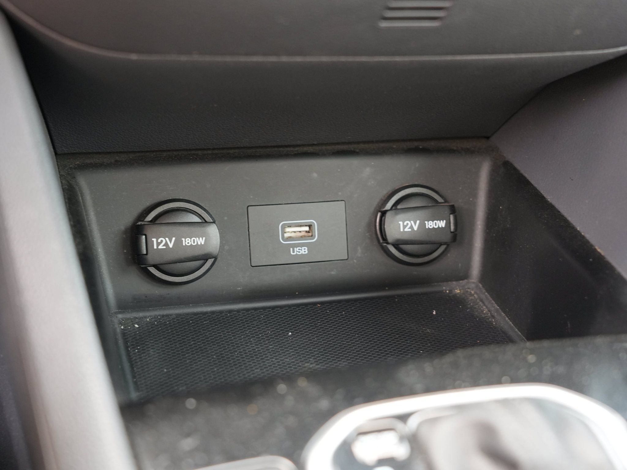 Used 2020 Hyundai Ioniq Blue FWD image 32