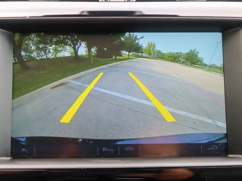 Used 2018 Jaguar XE Premium RWD image 35