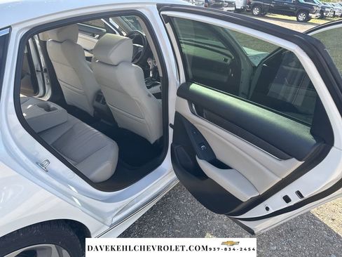 Used 2018 Honda Accord Touring image 24