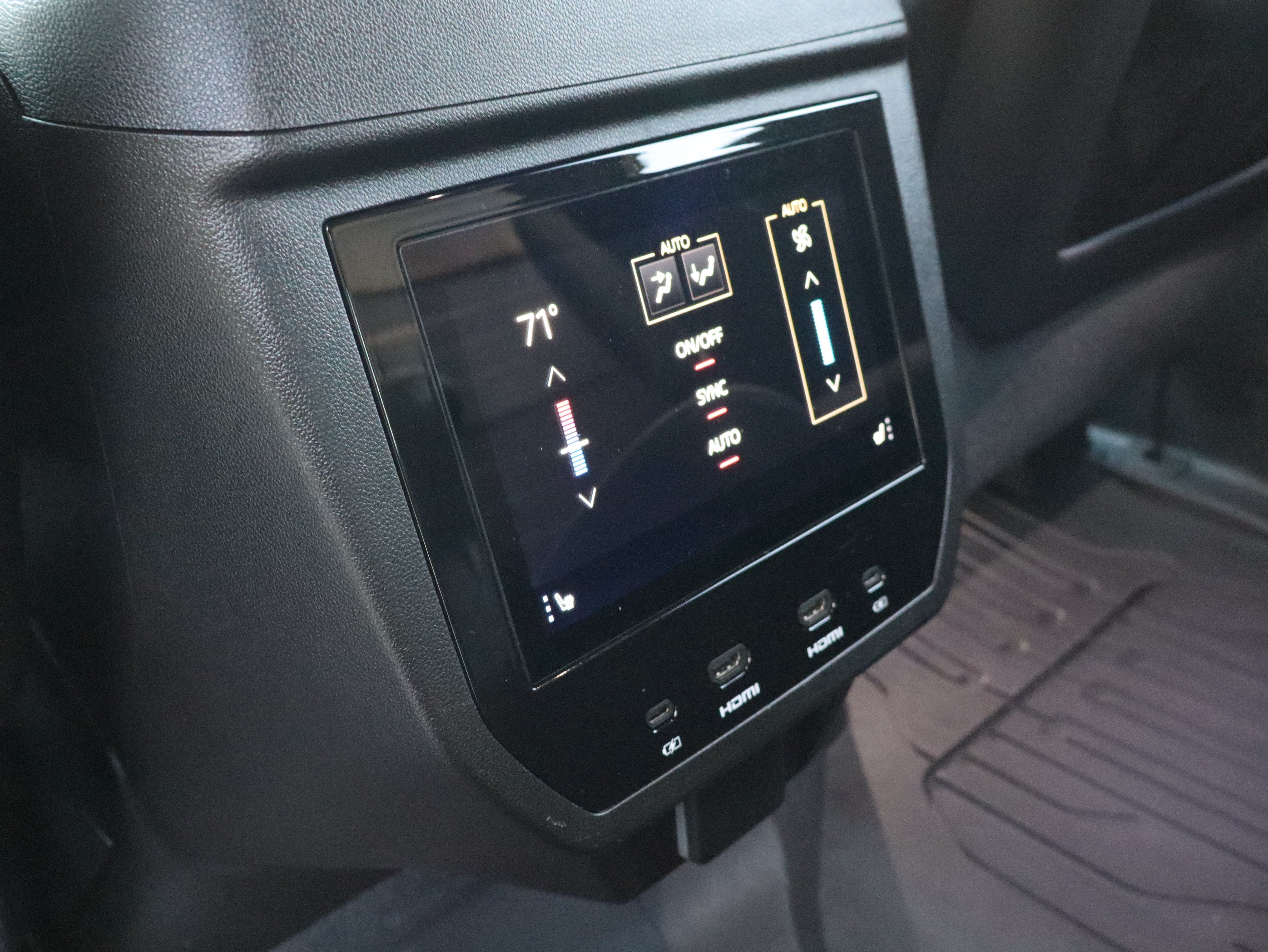 Used 2026 GMC Yukon Denali Ultimate AWD/4WD image 48